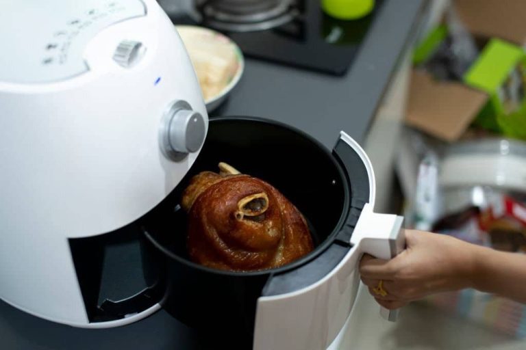 Nettoyer un panier de friteuse au vinaigre : ce qui marche vraiment