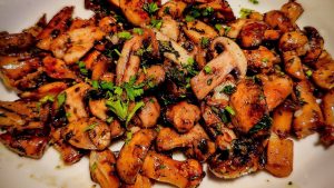 Champignons à l&rsquo;airfryer : temps de cuisson et champignons farcis